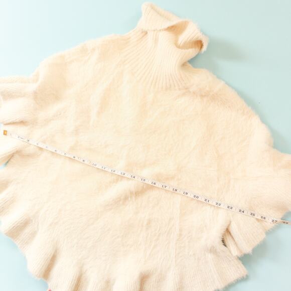 Anthropologie Akemi Kin Turtleneck Soft Knit Ruffle Hem Poncho Sweater One Size - Picture 4 of 7